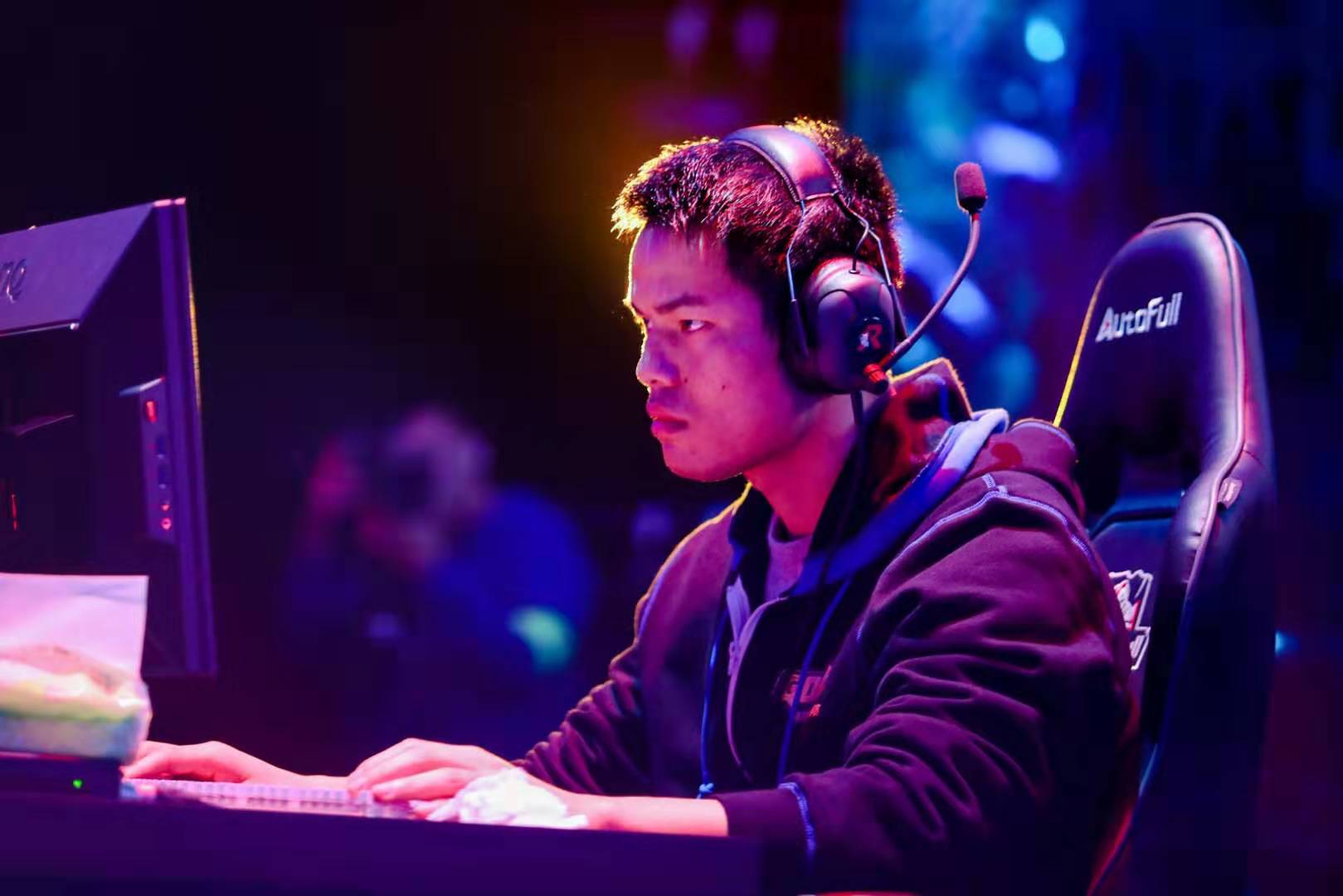 瞬間引發了 瞬間引發了