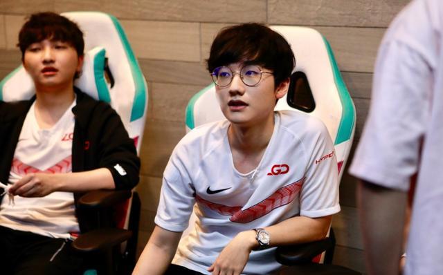 的某位荷兰 的某位荷兰