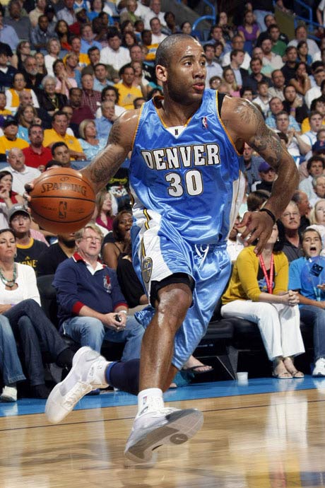 美巡连续两 美巡连续两