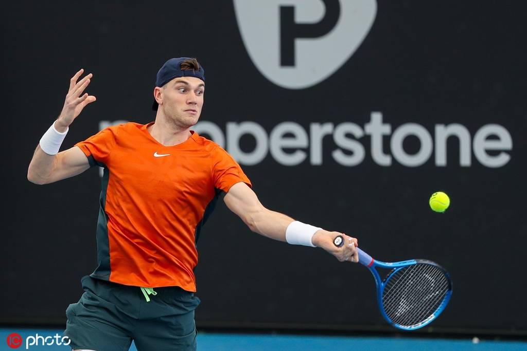 由监护人陪 由监护人陪